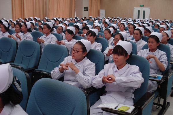 强化岗前培训   提高实习质量——2014年度护理实习生岗前培训圆满结束